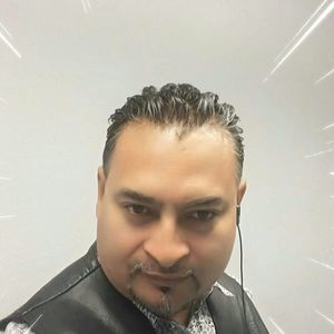 Meet your Posher, Carlos